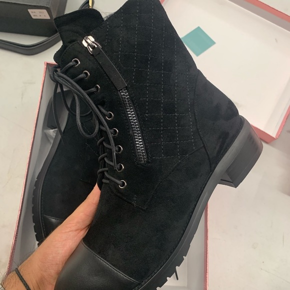 Quilted Detail Lace Up Ankle Boots with Rubber Lug Sole in Black Faux Suede US 7 - Picture 13 of 16